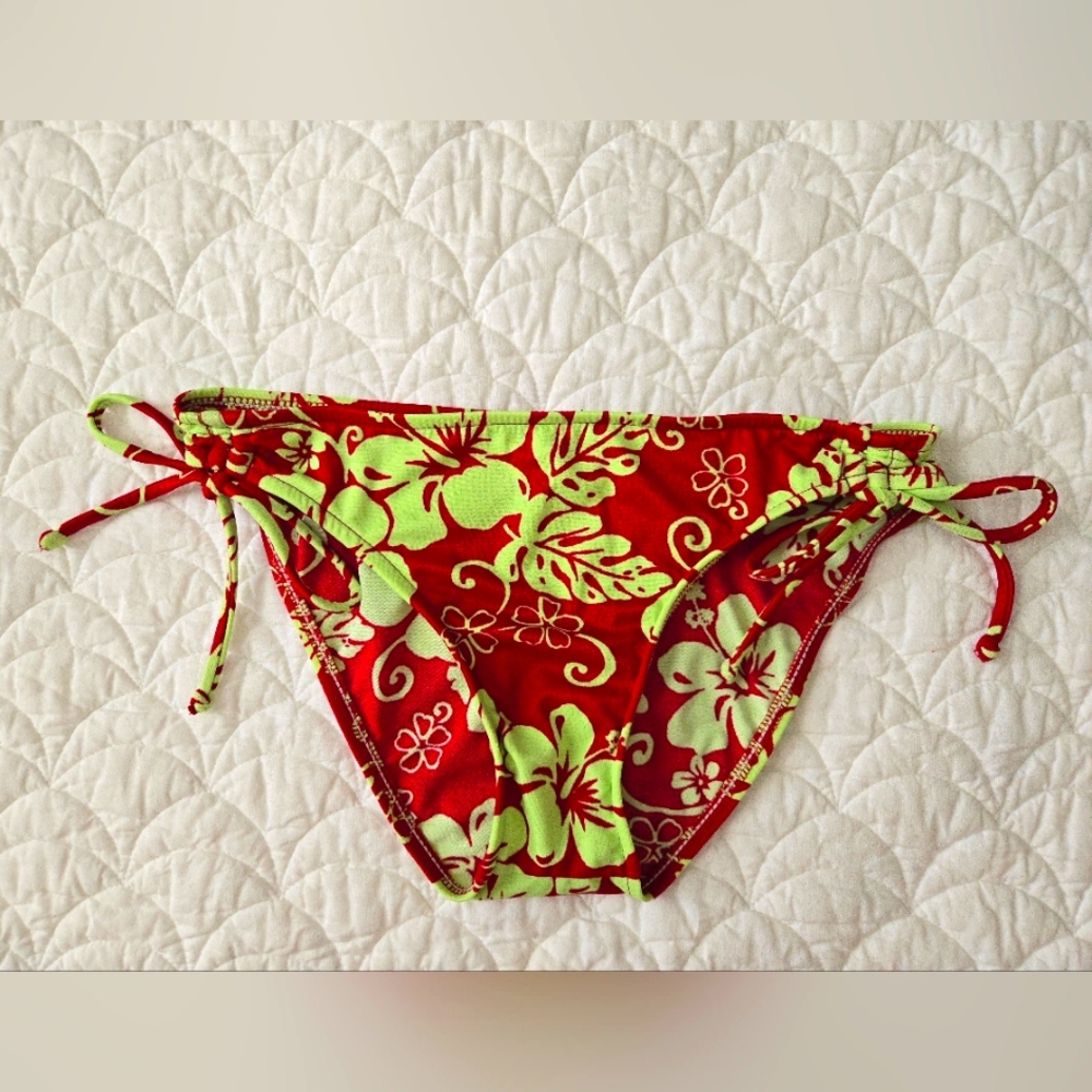 ( Raisins ) Two-Piece Swimsuit / Cropped Tankini Top & Low-Rise Bottoms Set - Picture 3 of 7